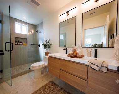 5933 Comey Avenue - Photo Thumbnail 5