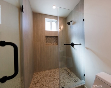 5933 Comey Avenue - Photo Thumbnail 33