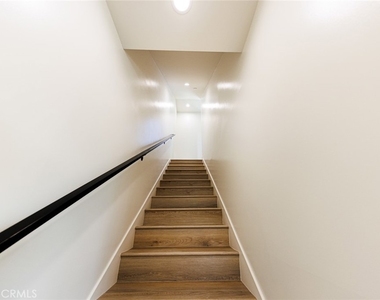 5933 Comey Avenue - Photo Thumbnail 26