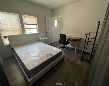 2710 Raymond Avenue - Photo Thumbnail 17