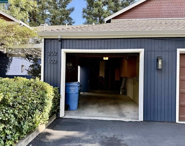 202 Kelley Ln - Photo Thumbnail 13