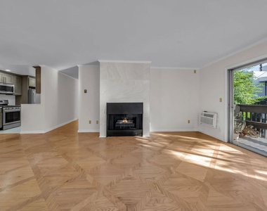 9061 Keith Avenue - Photo Thumbnail 3