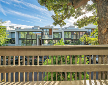 9061 Keith Avenue - Photo Thumbnail 5