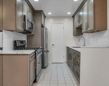 9061 Keith Avenue - Photo Thumbnail 8
