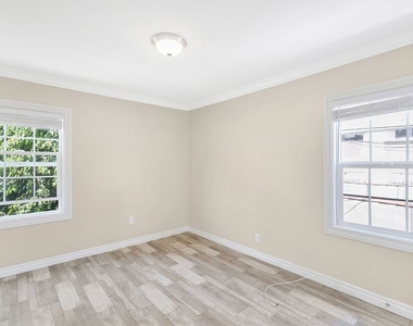 8613 1/4 W Olympic Boulevard - Photo Thumbnail 6