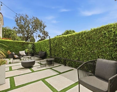8613 1/4 W Olympic Boulevard - Photo Thumbnail 12