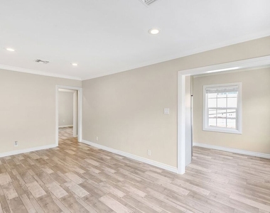 8613 1/4 W Olympic Boulevard - Photo Thumbnail 1