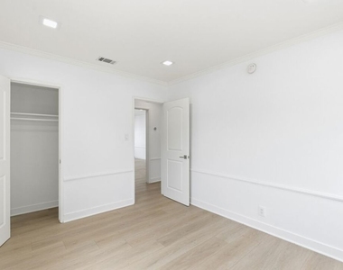 8613 W Olympic Boulevard - Photo Thumbnail 12