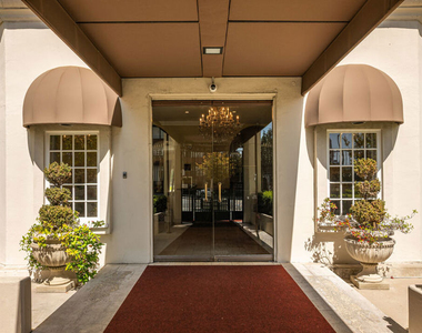 1424 N Crescent Heights Boulevard - Photo Thumbnail 13