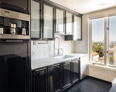 1424 N Crescent Heights Boulevard - Photo Thumbnail 9