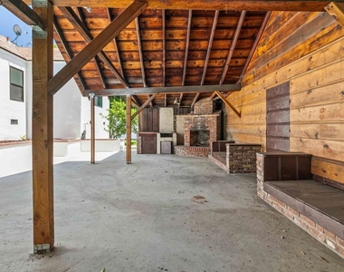 1722 Bel Aire Drive - Photo Thumbnail 24