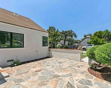 1722 Bel Aire Drive - Photo Thumbnail 4