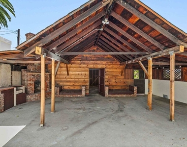 1722 Bel Aire Drive - Photo Thumbnail 23