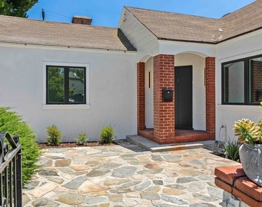 1722 Bel Aire Drive - Photo Thumbnail 3