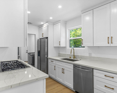 1722 Bel Aire Drive - Photo Thumbnail 12