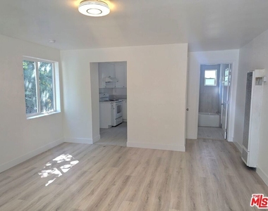 3825 Sedgwick Avenue - Photo Thumbnail 2