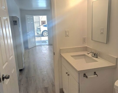 3825 Sedgwick Avenue - Photo Thumbnail 9