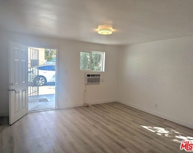 3825 Sedgwick Avenue - Photo Thumbnail 1