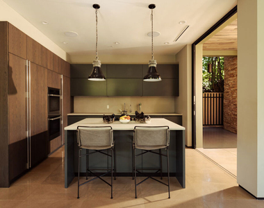 366 Huntley Drive - Photo Thumbnail 6