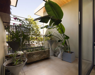 366 Huntley Drive - Photo Thumbnail 16