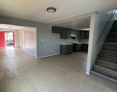 1255 Velasco Street - Photo Thumbnail 4