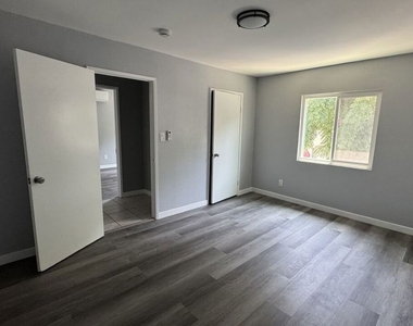 1255 Velasco Street - Photo Thumbnail 10