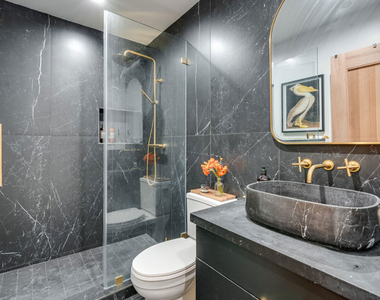 17 Sunset Avenue - Photo Thumbnail 5