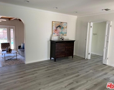 6838 Bertrand Avenue - Photo Thumbnail 5