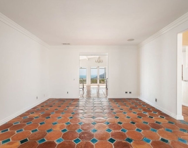 206 Bellino Drive - Photo Thumbnail 32