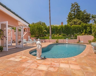 206 Bellino Drive - Photo Thumbnail 20