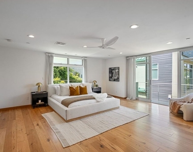 512 Brooks Avenue - Photo Thumbnail 14