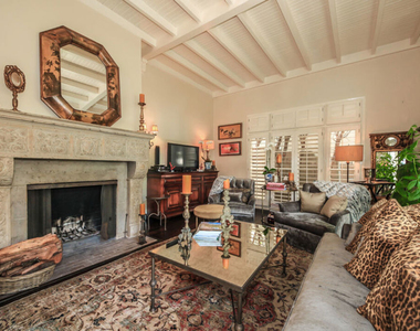 1367 N Beverly Drive - Photo Thumbnail 10