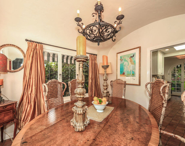 1367 N Beverly Drive - Photo Thumbnail 14