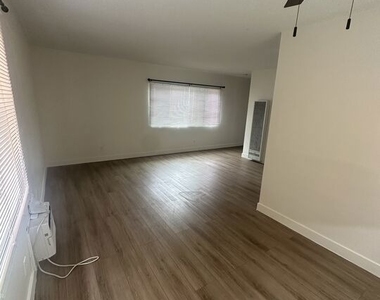 6150 Radford Avenue - Photo Thumbnail 4