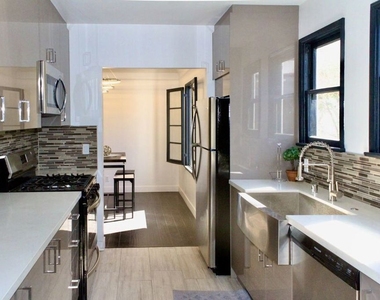 8216 Willoughby Avenue - Photo Thumbnail 4