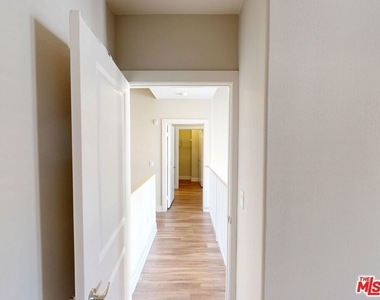 1041 Glendon Avenue - Photo Thumbnail 17
