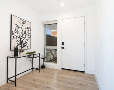 1236 N Fairfax Avenue - Photo Thumbnail 2
