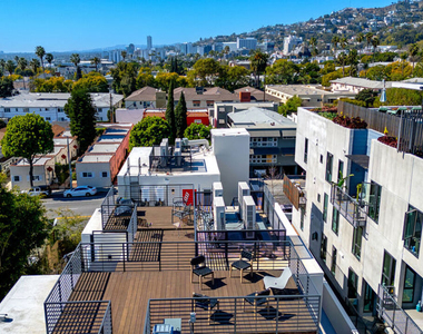 1236 N Fairfax Avenue - Photo Thumbnail 16