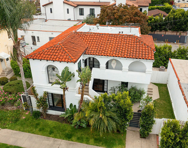 8472 Oakwood Avenue - Photo Thumbnail 18