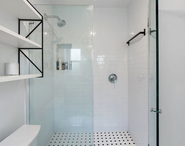 8472 Oakwood Avenue - Photo Thumbnail 14