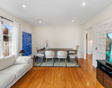 8472 Oakwood Avenue - Photo Thumbnail 4