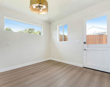 1130 Ashland Avenue - Photo Thumbnail 1