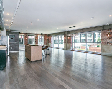 527 Molino Street - Photo Thumbnail 3