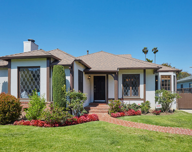 1930 S Bentley Avenue - Photo Thumbnail 15