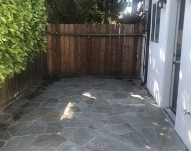 1930 S Bentley Avenue - Photo Thumbnail 11