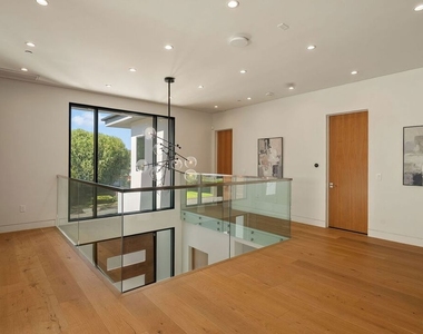 14812 Morrison Street - Photo Thumbnail 54