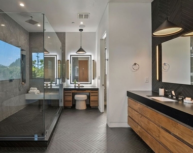 14812 Morrison Street - Photo Thumbnail 47