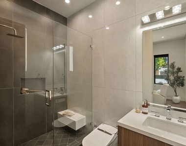 14812 Morrison Street - Photo Thumbnail 27