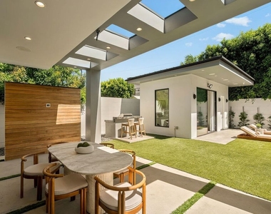 14812 Morrison Street - Photo Thumbnail 37