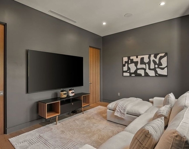 14812 Morrison Street - Photo Thumbnail 64